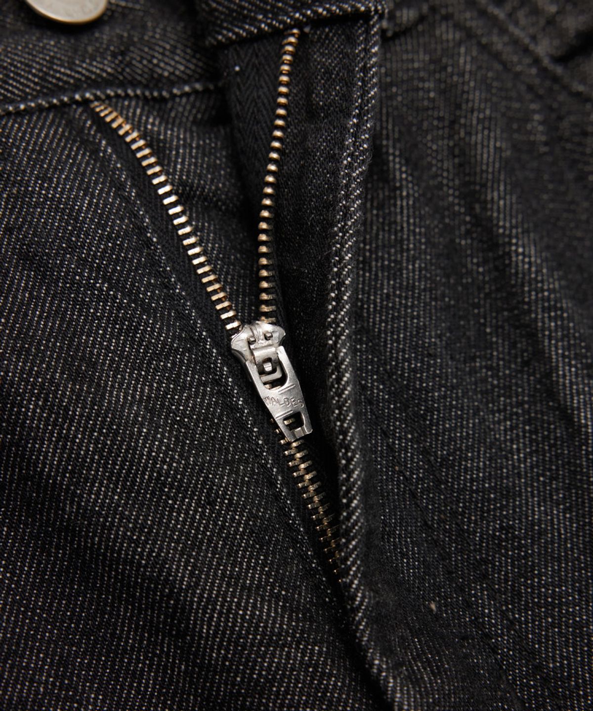 유스(YOUTH) Structured Flared Denim Pants - Washed Black