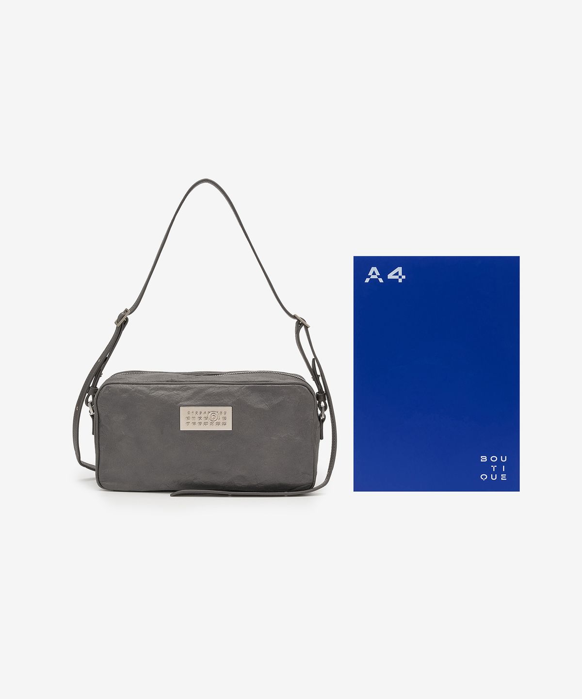엠엠식스(MM6 MAISON MARGIELA) 스몰 뉴메릭 원 아웃 레더 숄더백 - 블랙 / SB6WG0011P6705T8013