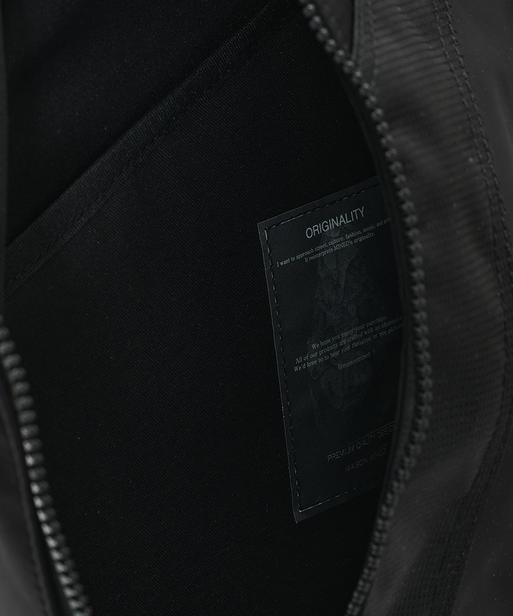 MUSINSA | MAISON MINED BISLON SLING BAG BLACK