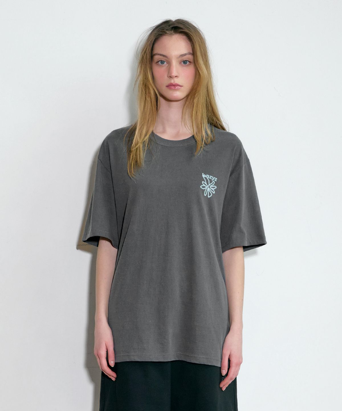 레이지지(LAZYZ) Back Point Lazy Flower T-shirt (5color)