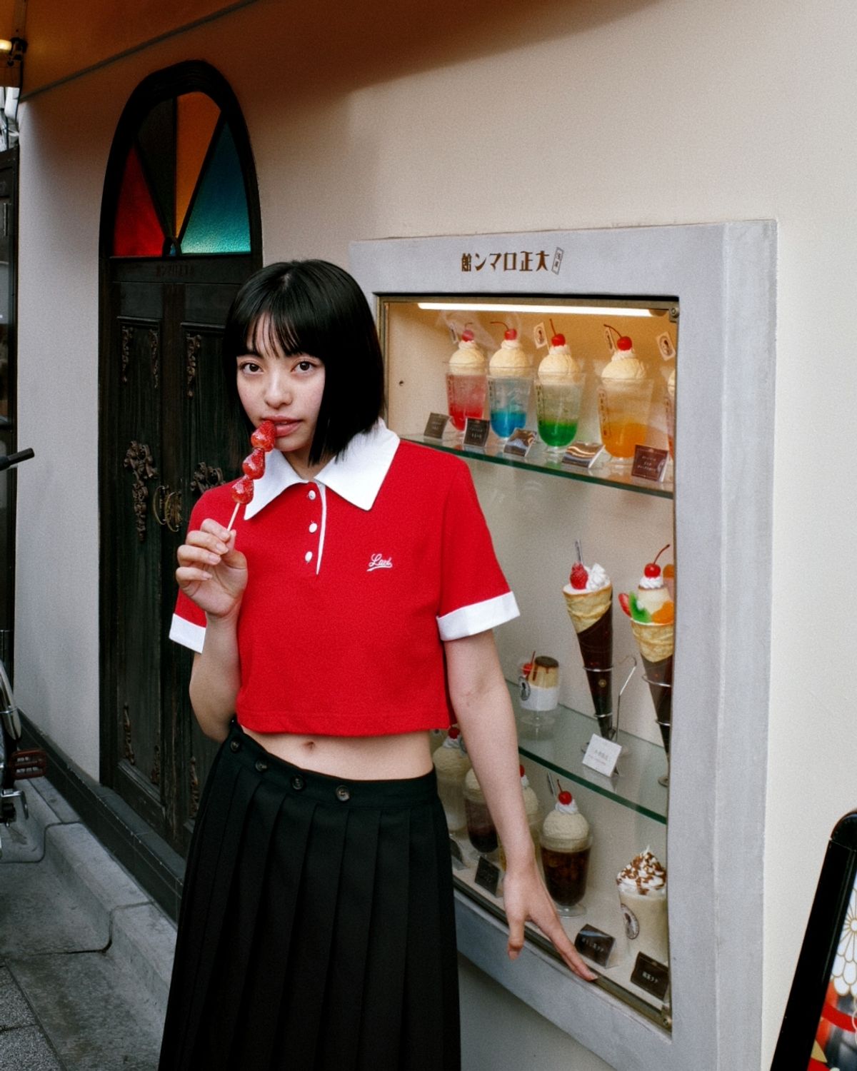 로액슈얼(LO AXUAL) LOGO EMBROIDERY CROP POLO SHIRT_RED