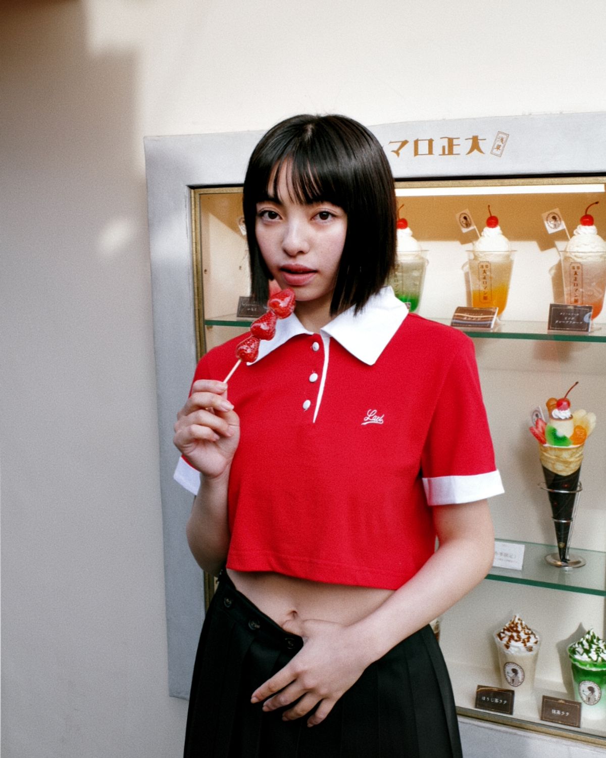 로액슈얼(LO AXUAL) LOGO EMBROIDERY CROP POLO SHIRT_RED