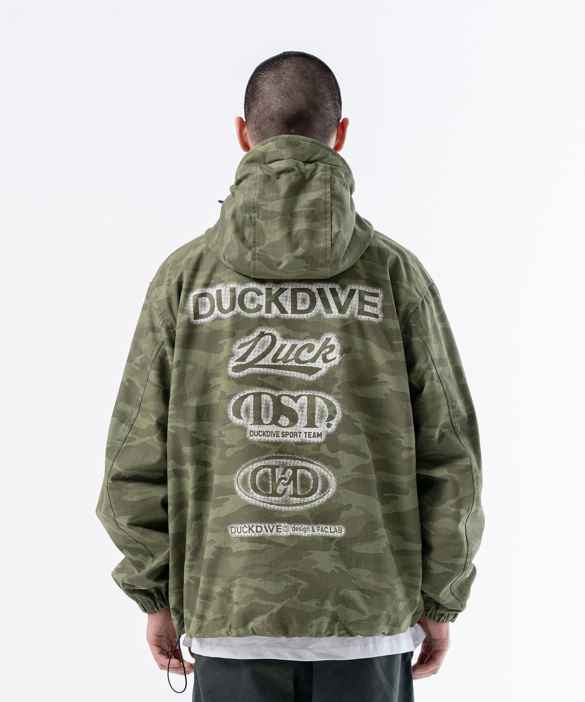 덕다이브(DUCKDIVE) 카모 포켓 투웨이 윈드브레이커 카키