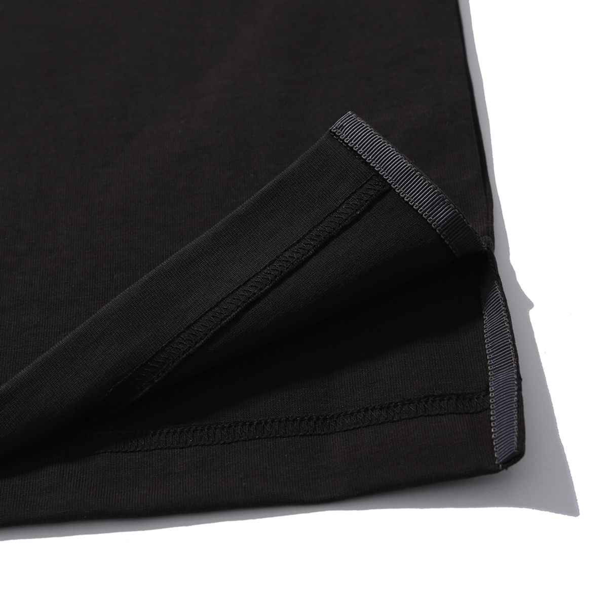 모이프(MOIF) [SS24]MAGAZINE POCKET H/S TEE / BLACK