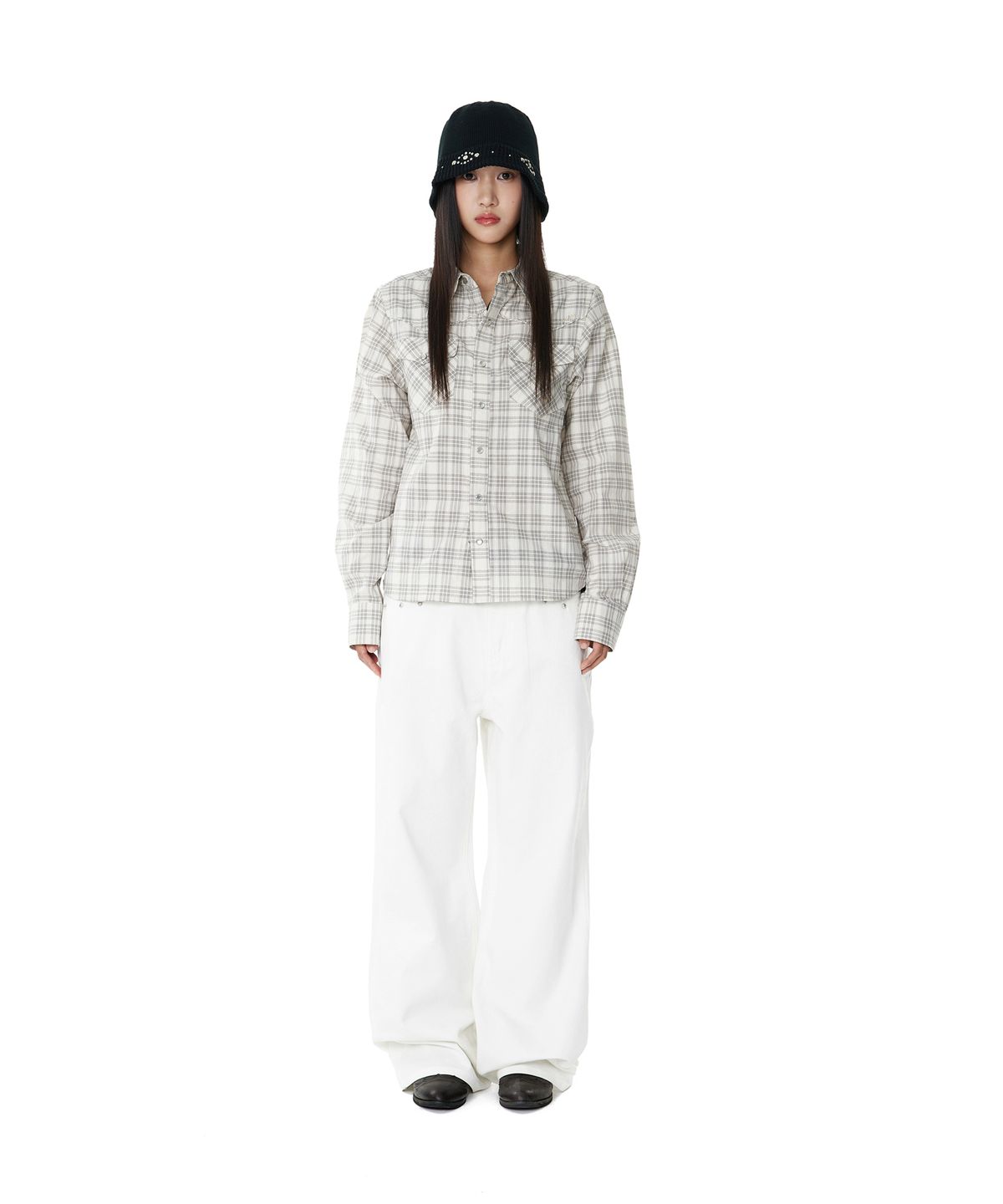 아캄(AAKAM) Multi Studded Cotton Pants (White)