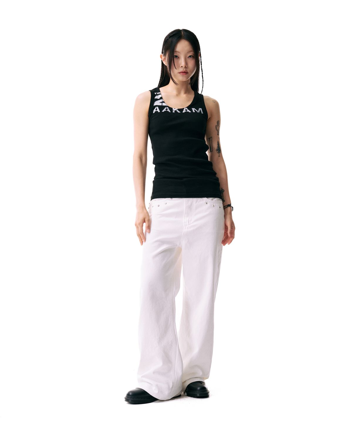 아캄(AAKAM) Multi Studded Cotton Pants (White)