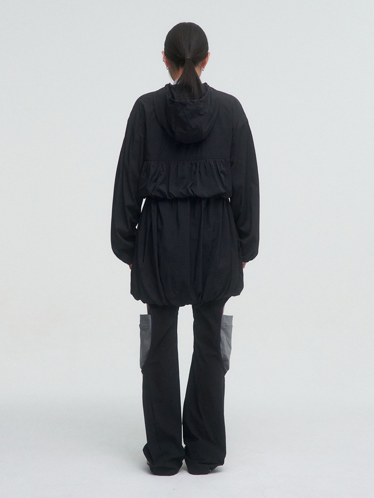 뚜오미오(TUOMIO) PIPING VOLUME JUMPER DRESS [BLACK]