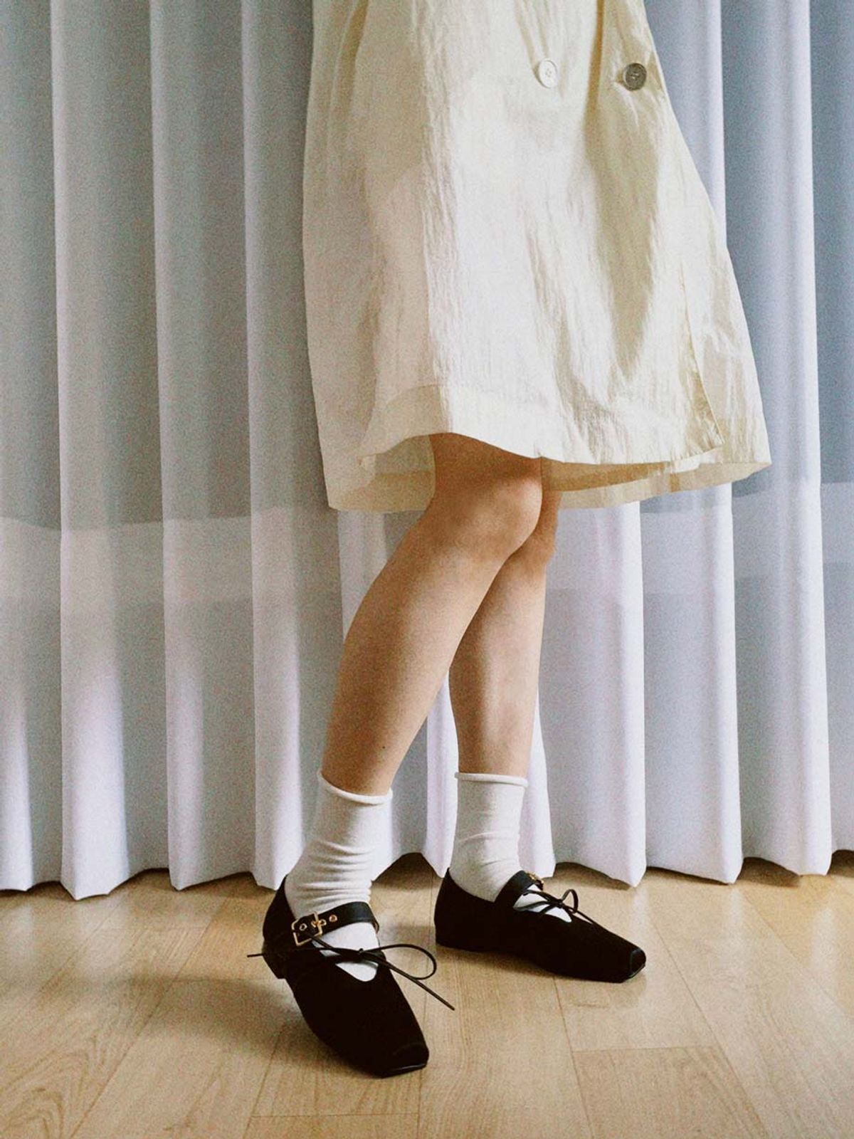 써클(CIRCLE) 발레 리본 플랫 슈즈 (블랙새틴)