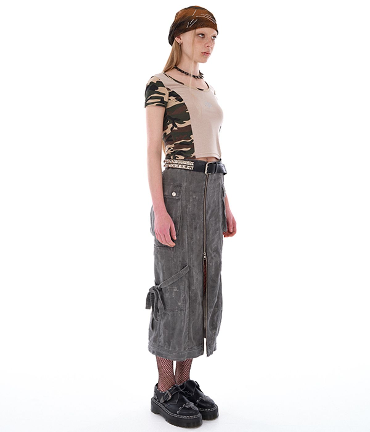 유쓰배쓰(YOUTHBATH) LIPS CUT OUT T-SHIRT_BEIGE
