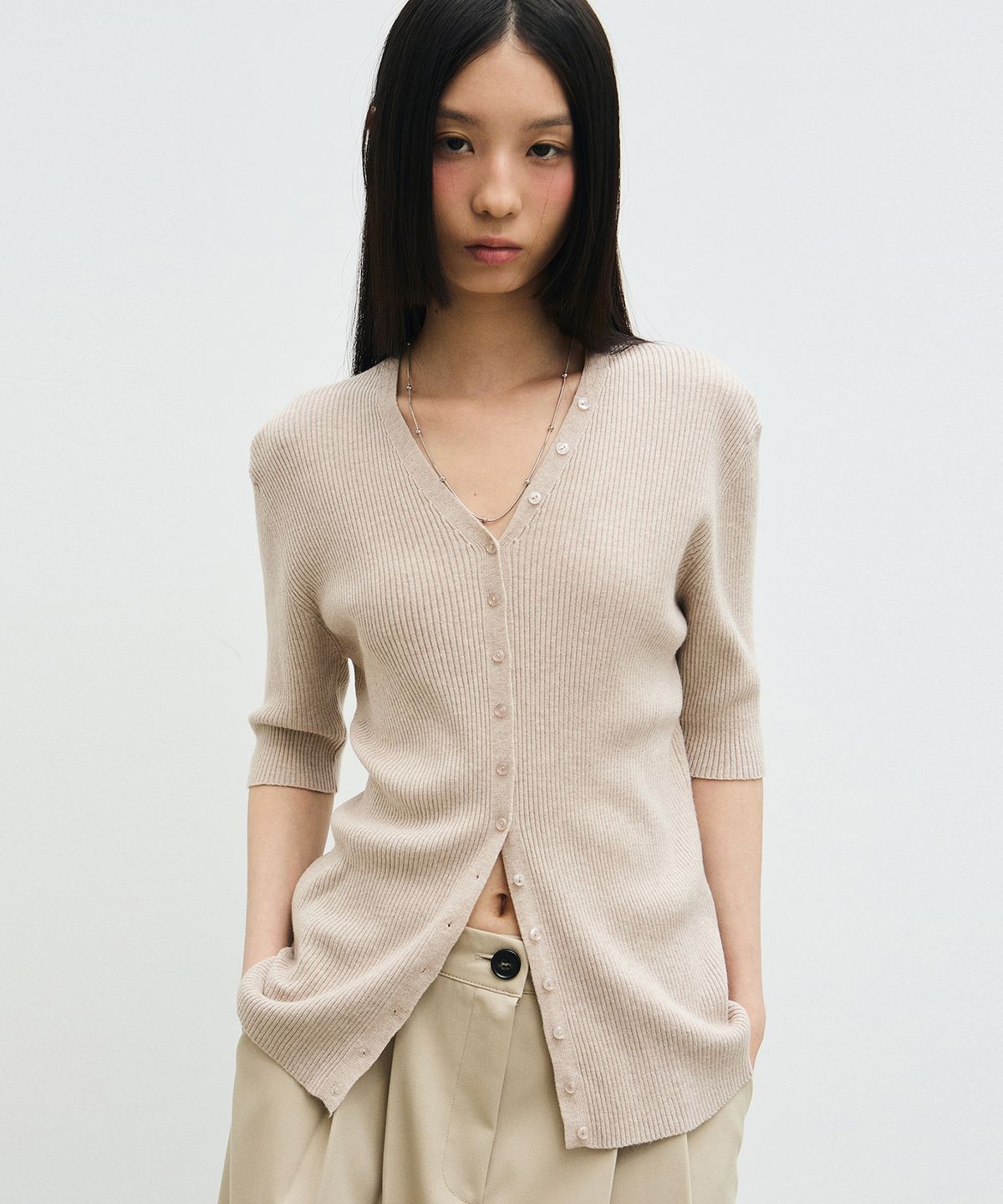 닉앤니콜(NICK&NICOLE) BUTTON SLIM KNIT HALF CARDIGAN_SAND GRAY