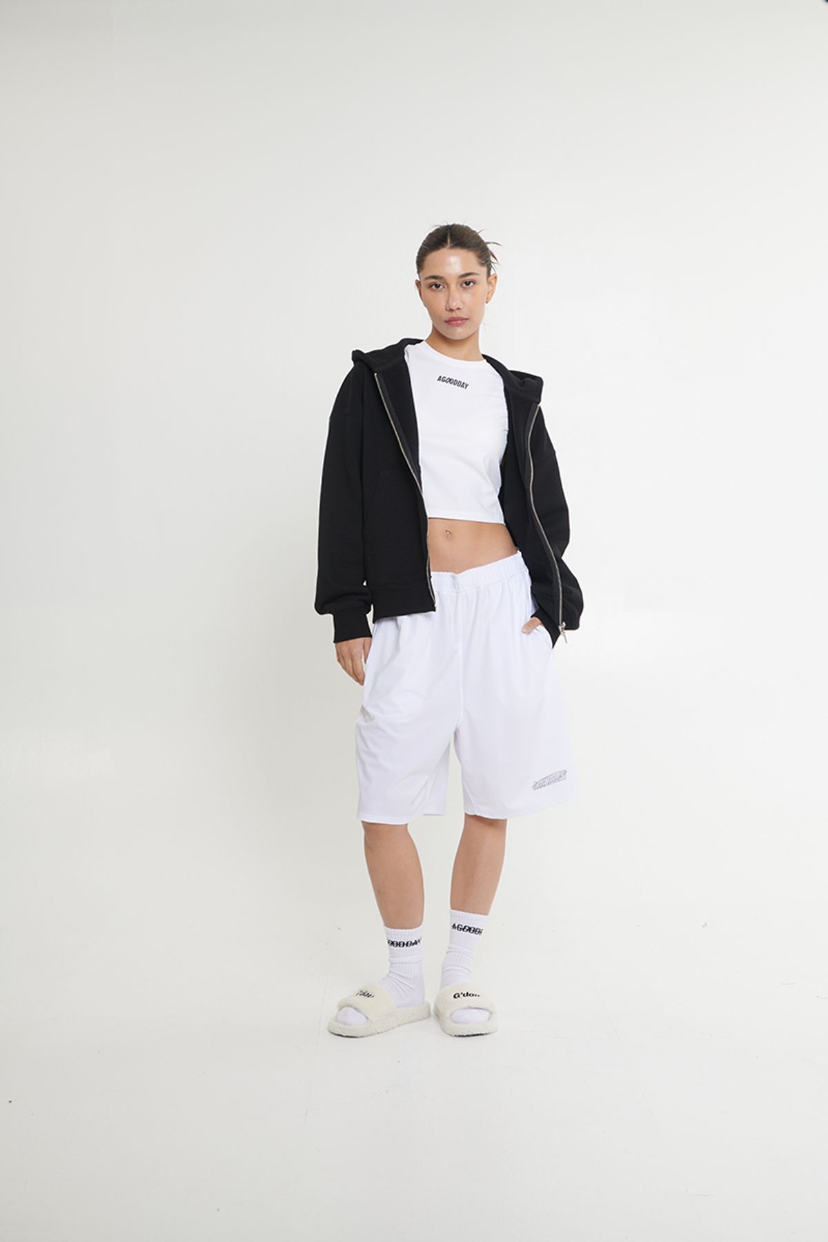 어굿데이(AGOODDAY) [UNISEX]   SIGNATURE HOODIE ZIPUP WOMAN(BLACK)