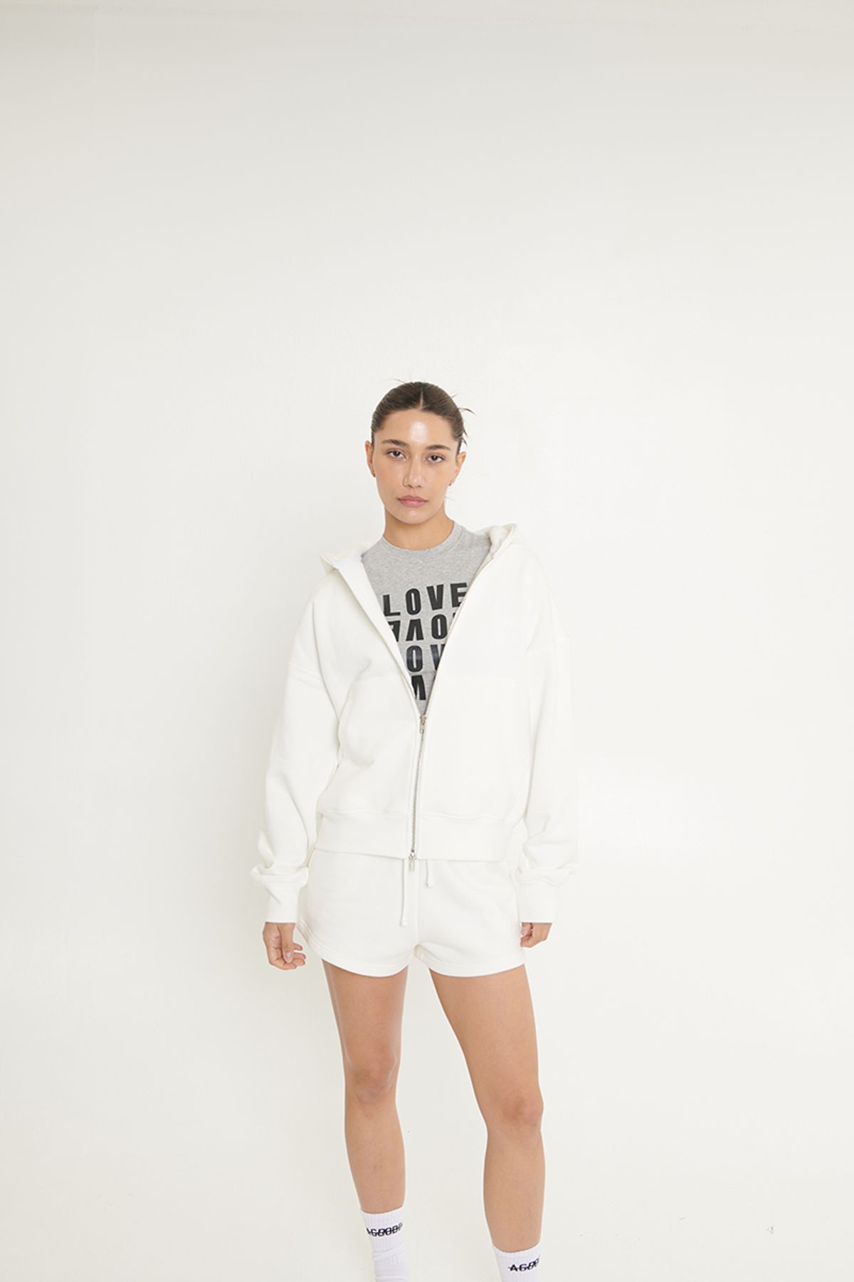 어굿데이(AGOODDAY) [UNISEX]   SIGNATURE HOODIE ZIPUP WOMAN(WHITE)