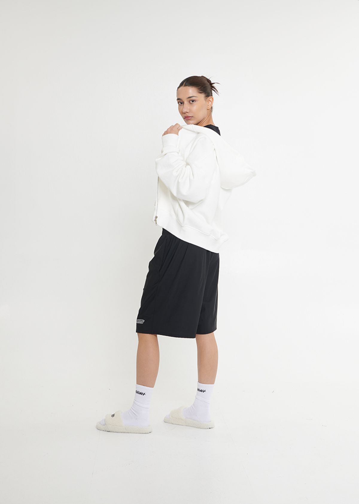 어굿데이(AGOODDAY) [UNISEX]   SIGNATURE HOODIE ZIPUP WOMAN(WHITE)