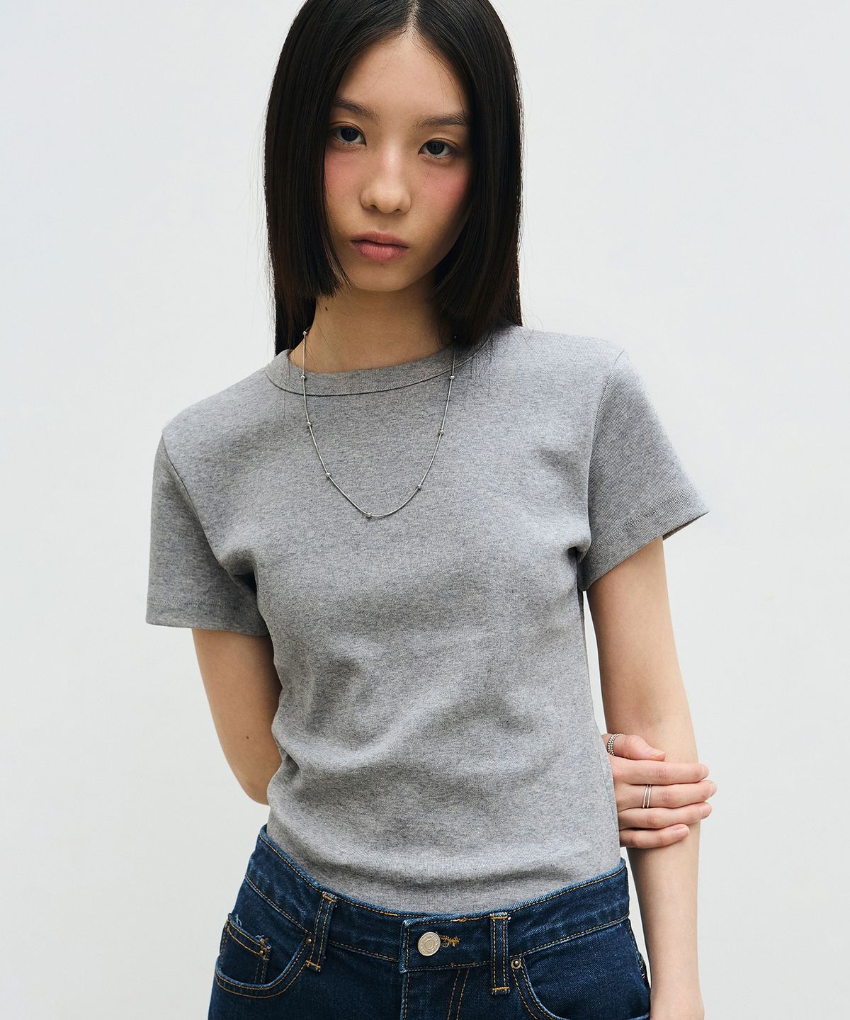 닉앤니콜(NICK&NICOLE) MINIMAL MODERN HALF TOP_GARY