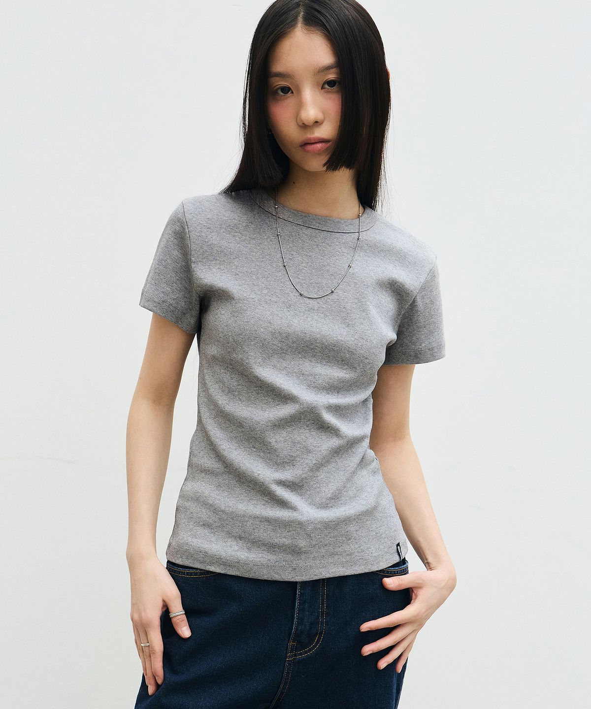 닉앤니콜(NICK&NICOLE) MINIMAL MODERN HALF TOP_GARY