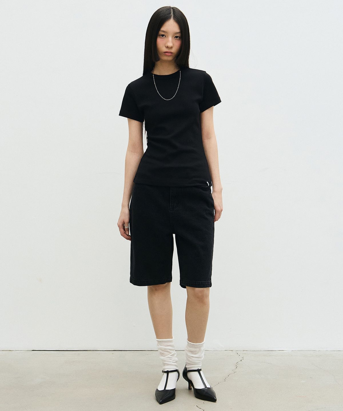 닉앤니콜(NICK&NICOLE) MINIMAL MODERN HALF TOP_BLACK