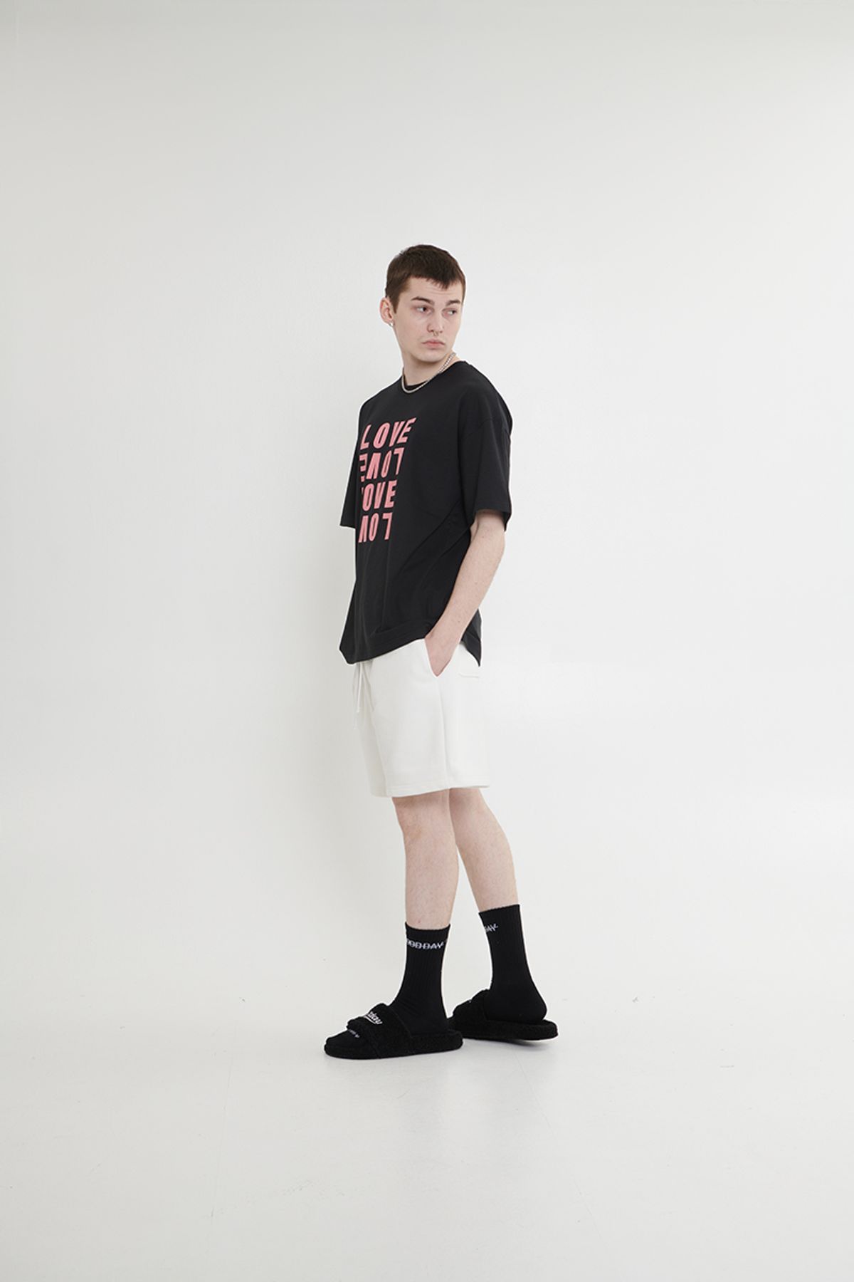 어굿데이(AGOODDAY) [UNISEX]  LOVE SWITCH TSHIRT (BLACK)