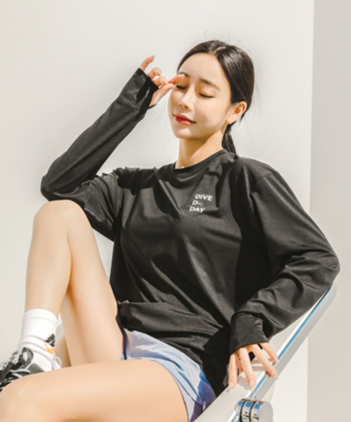 튜브트리(TUBE TREE) 여성용 핑거홀 루즈핏 긴팔 래쉬가드 B704 블랙