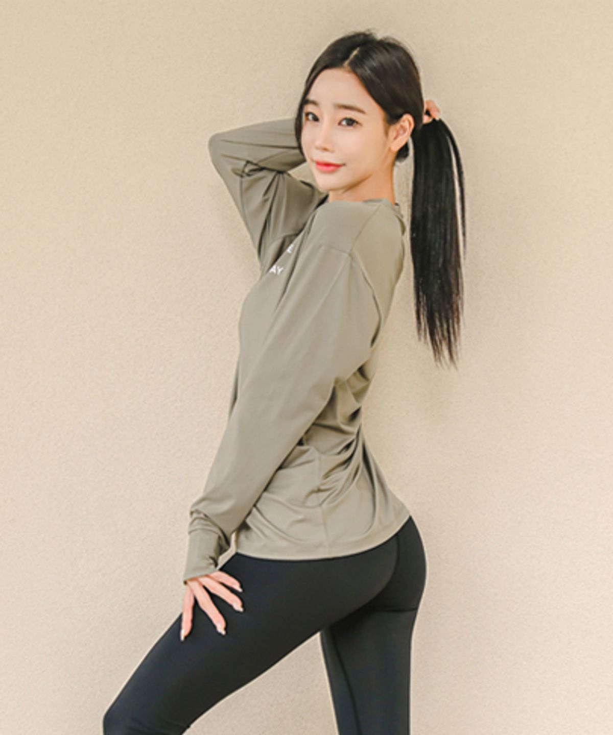 튜브트리(TUBE TREE) 여성용 핑거홀 루즈핏 긴팔 래쉬가드 B704 올리브카키