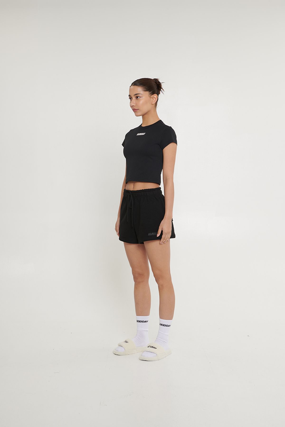 어굿데이(AGOODDAY) EMBO CROP TSHIRT (BLACK)