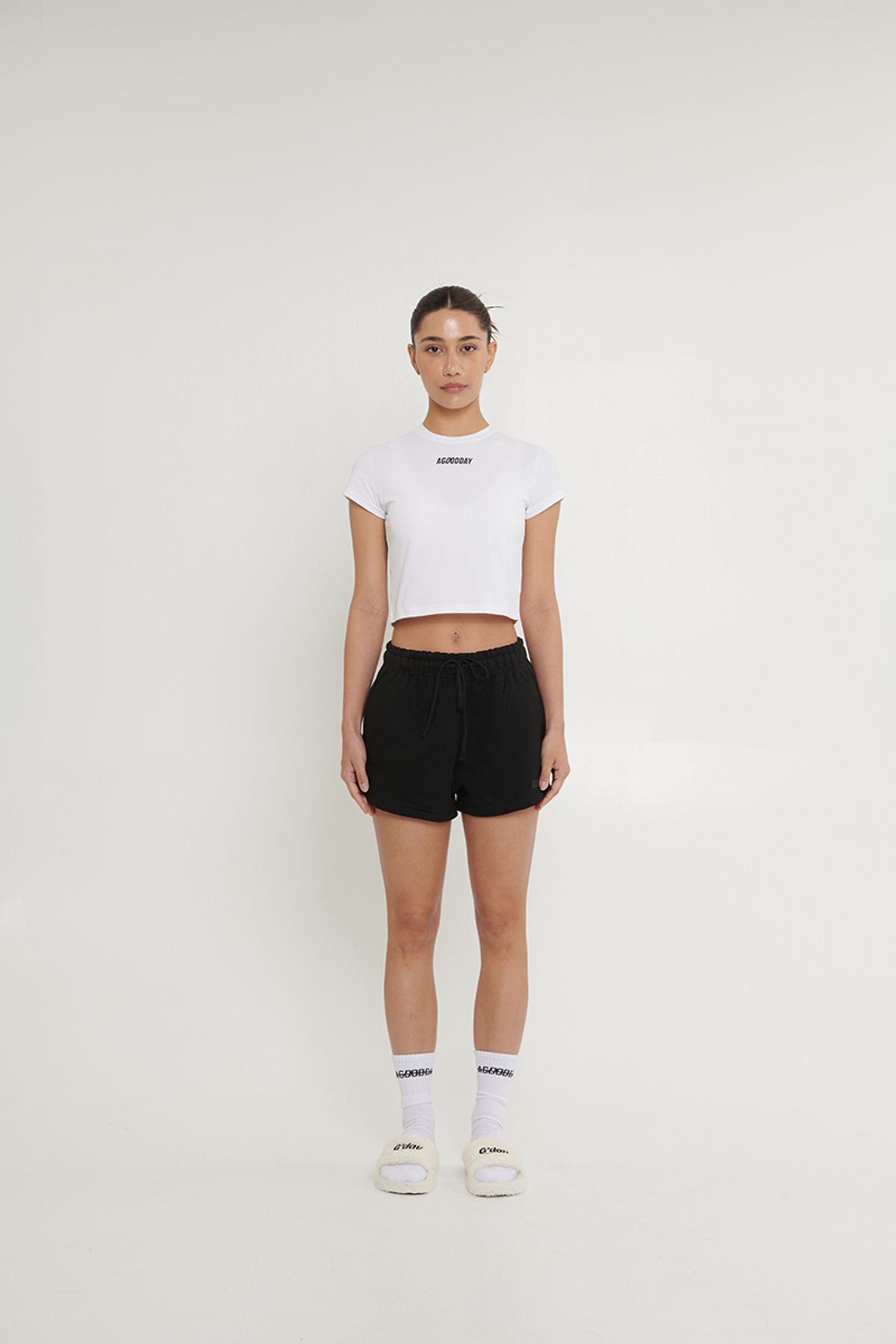 어굿데이(AGOODDAY) EMBO CROP TSHIRT (WHITE)