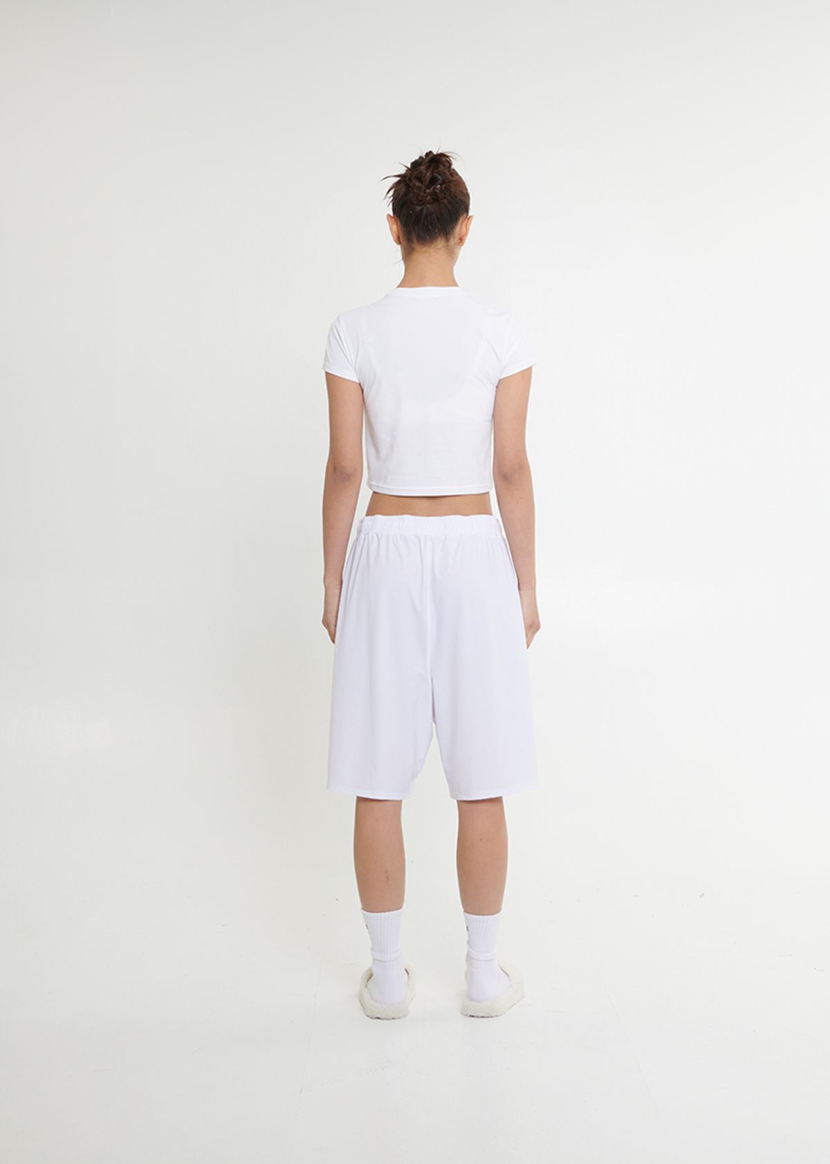 어굿데이(AGOODDAY) EMBO CROP TSHIRT (WHITE)