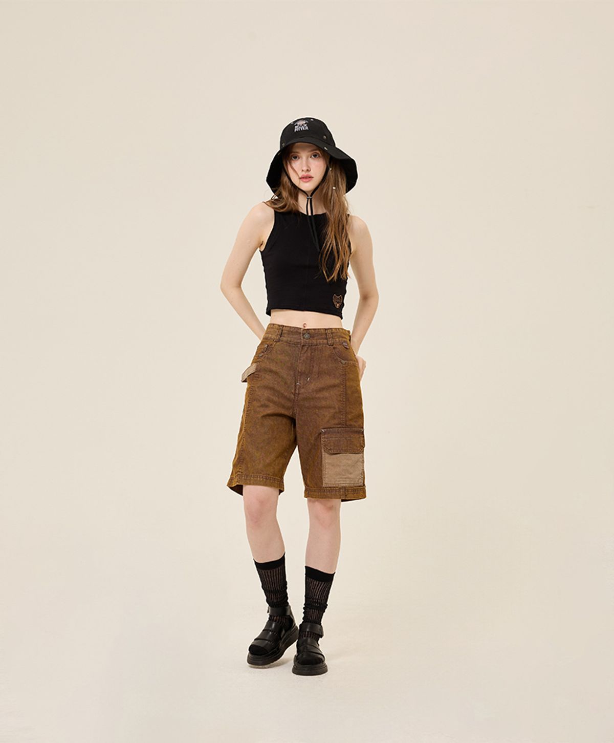 누크피터(NUUKFITTER) BACK SLIT CROP SLEEVELESS_WOMEN [BLACK]