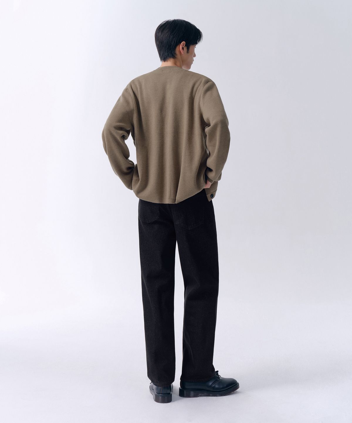 무신사 스탠다드(MUSINSA STANDARD) 스트레이트 데님 팬츠 [로우 블랙]
