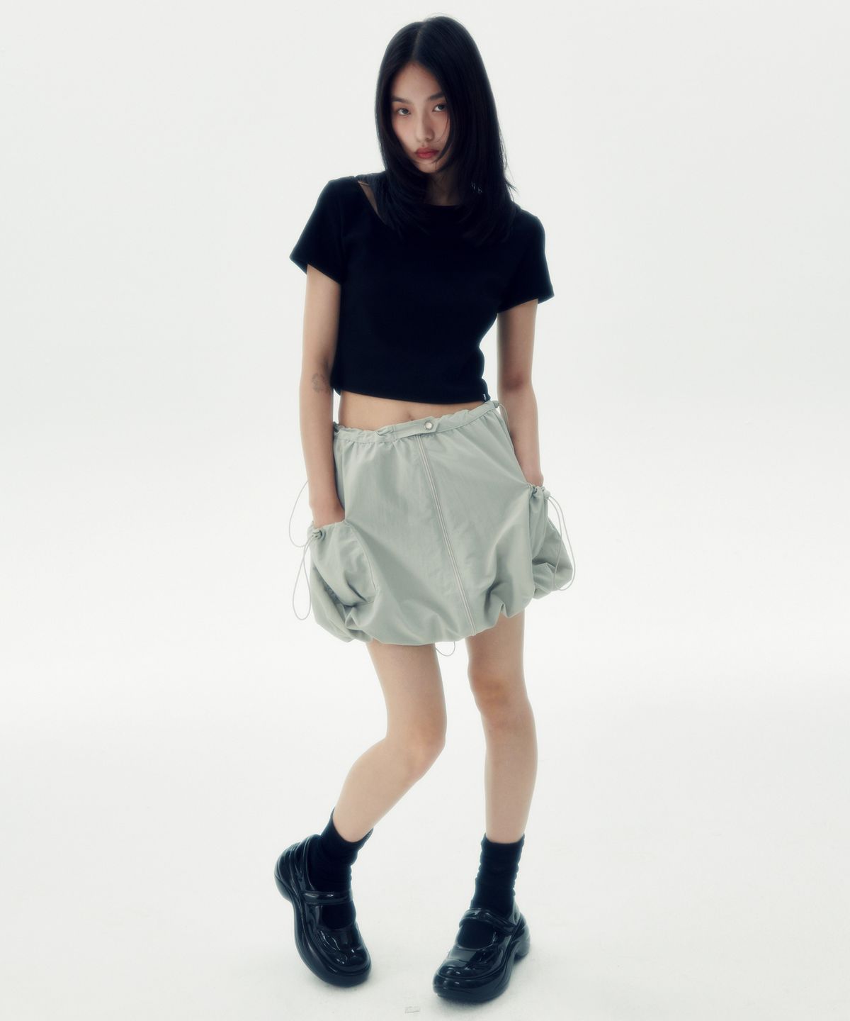 러닝하이(RUNNINGHIGH) 인시전 크롭 H/S 티 [블랙]
