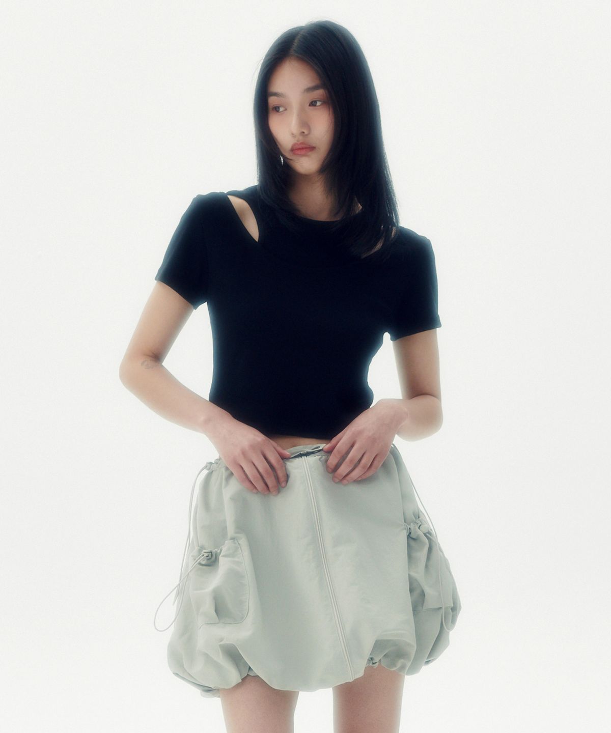 러닝하이(RUNNINGHIGH) 인시전 크롭 H/S 티 [블랙]