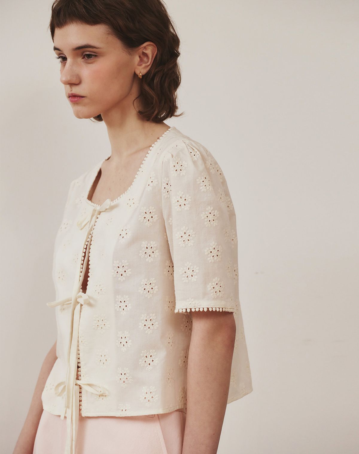 지에마르(GIEMAR) PUNCHING LACE BLOUSE