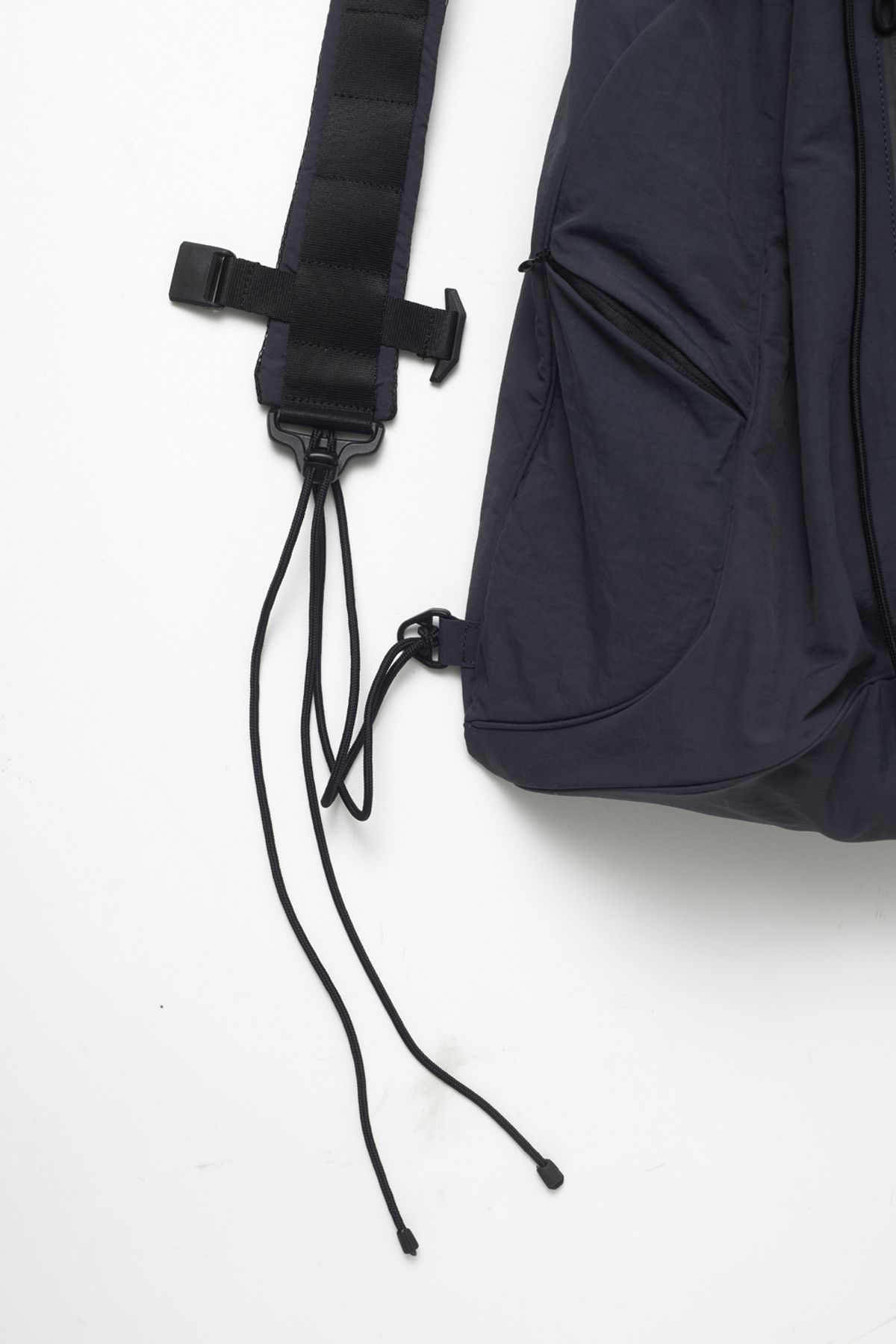 해칭룸(HATCHINGROOM) String Backpack Nylon Washed Navy