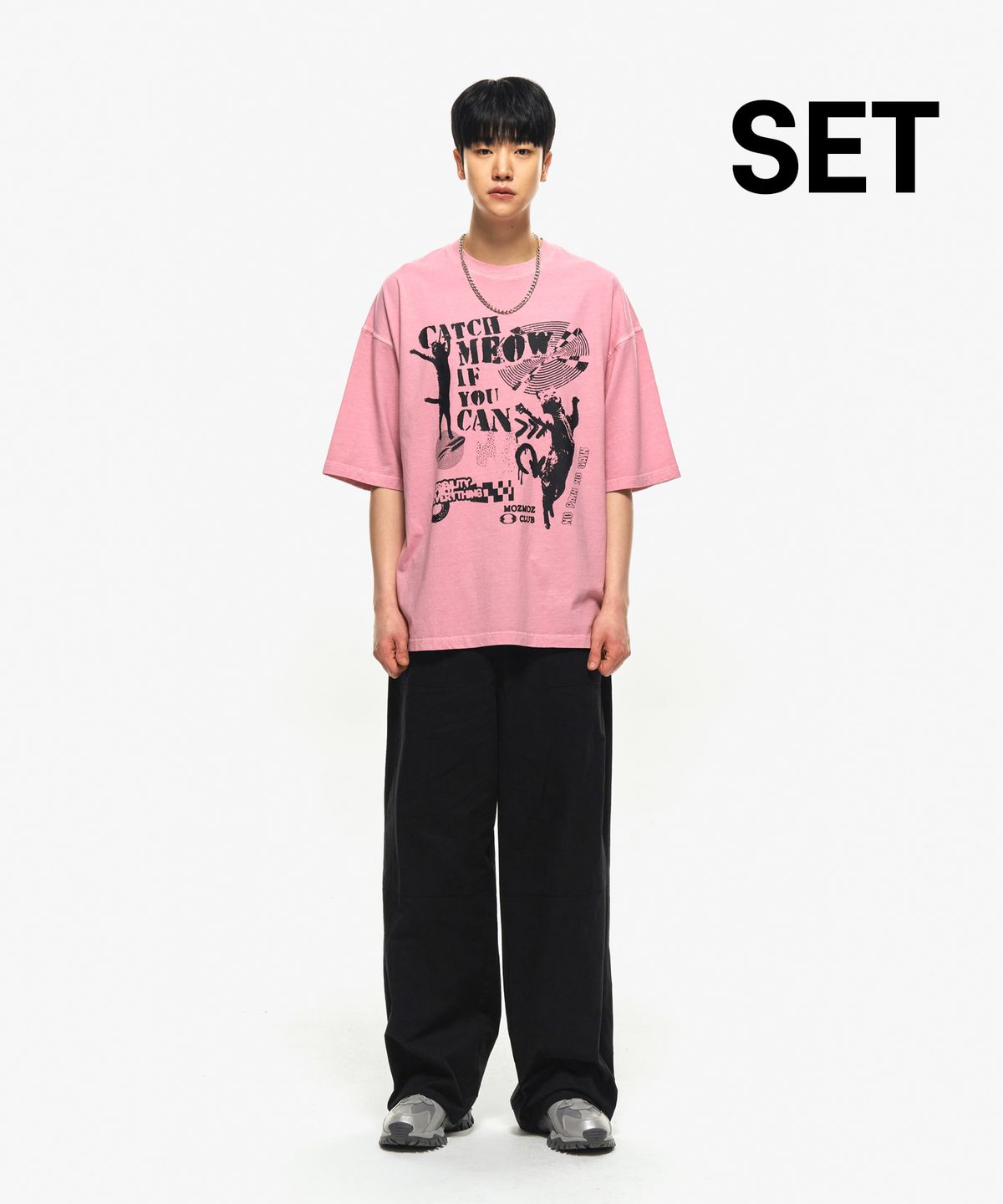 모즈모즈(MOZMOZ) [SET] 상하세트 댄싱캣 피그먼트 오버핏반팔 + 아웃포켓 밴딩 와이드팬츠