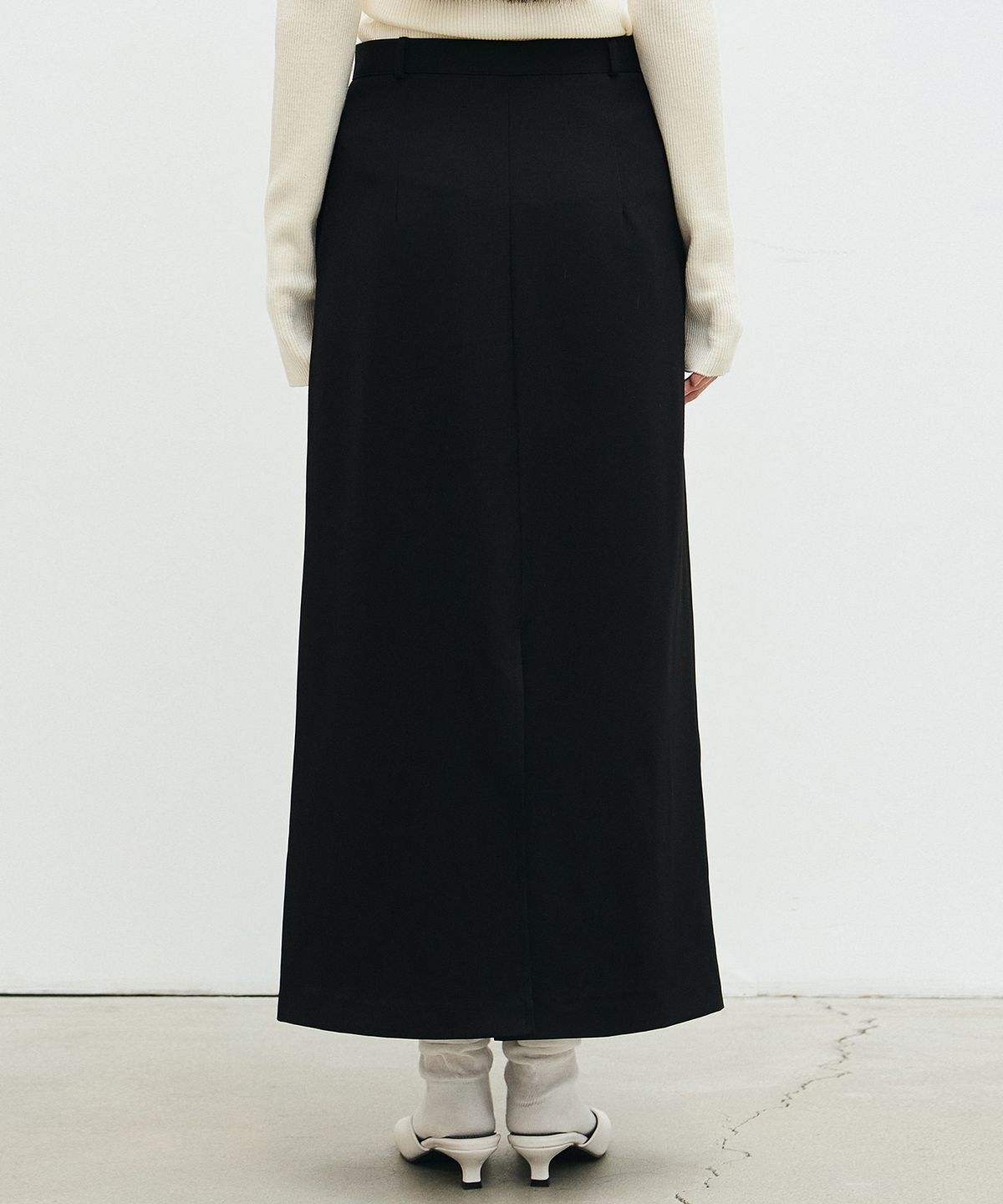 닉앤니콜(NICK&NICOLE) BOX PLEATED LONG SKIRT_BLACK