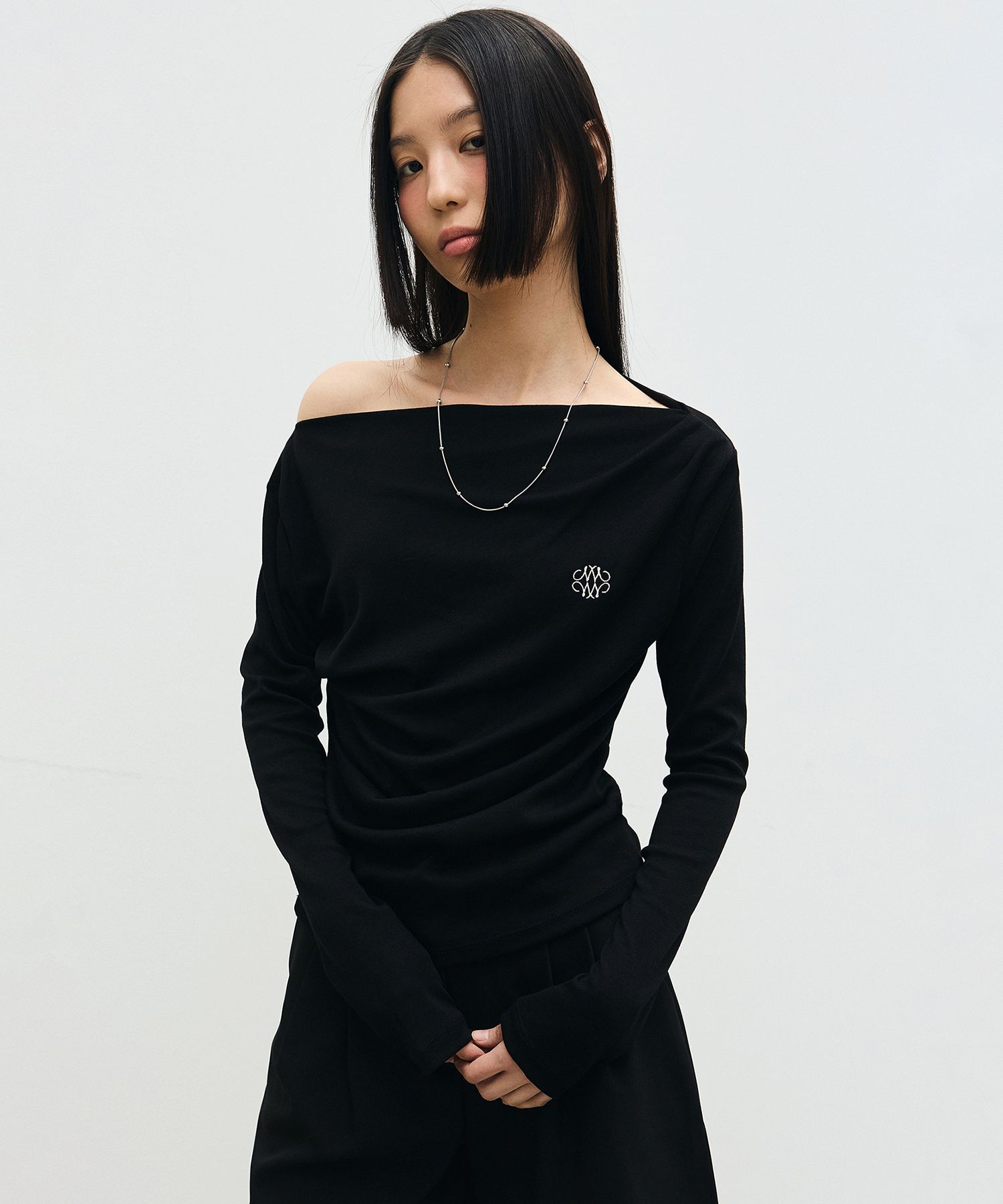 MUSINSA | NICK&NICOLE SHIRRING DRAPE BOAT NECK TOP_BLACK