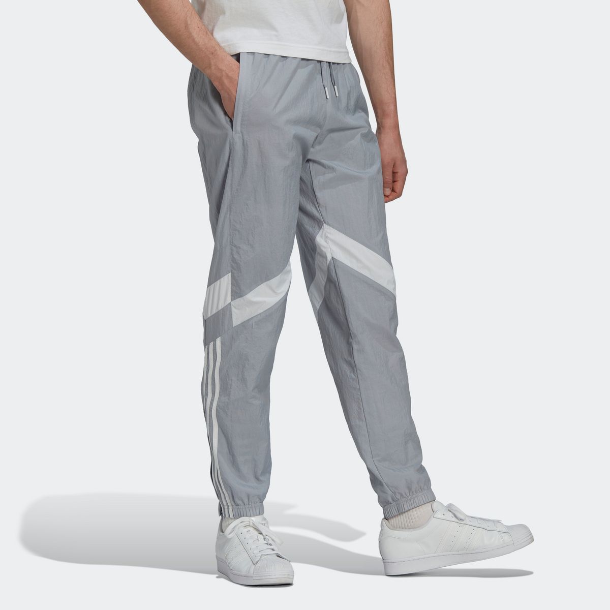 아디다스(ADIDAS) 리카이브 트랙 팬츠 HK7323