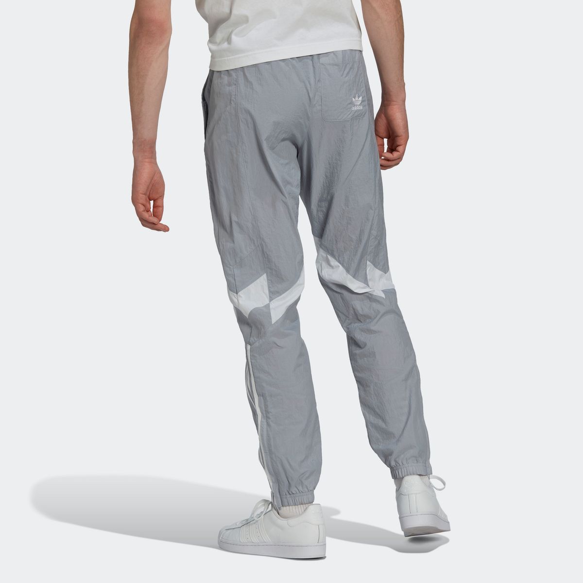 아디다스(ADIDAS) 리카이브 트랙 팬츠 HK7323