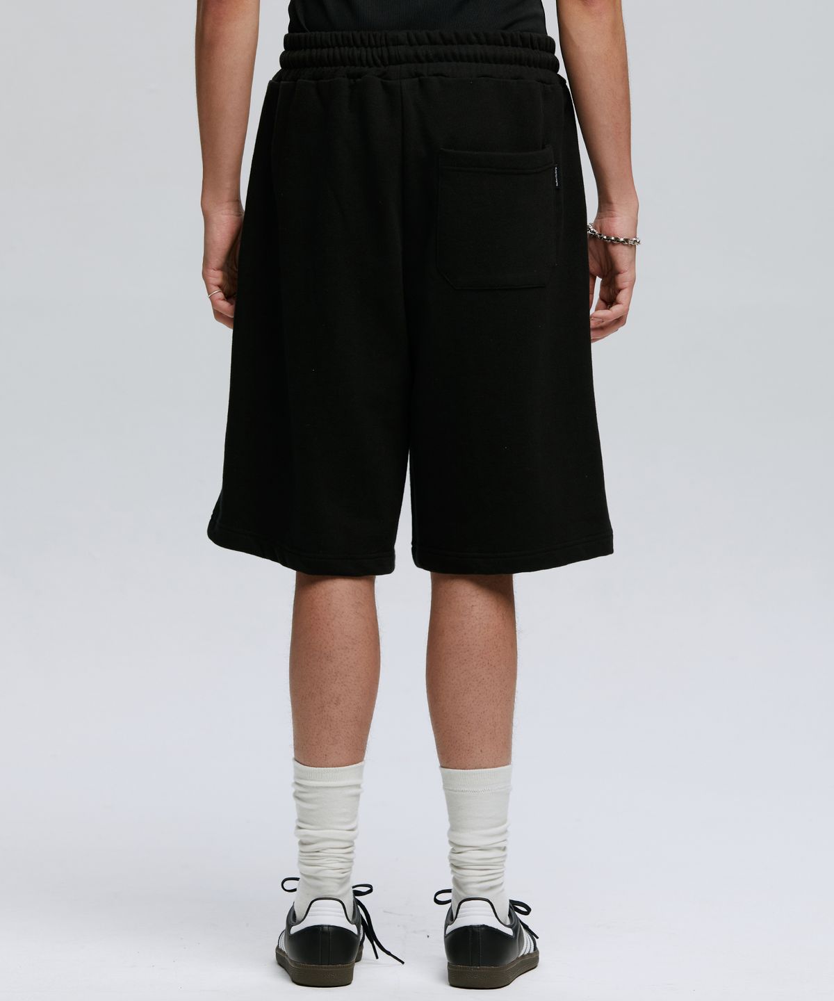 가터갤러리(GOTTER GALLERY) GOTTER BIG LOGO SWEATSHORTS_BK