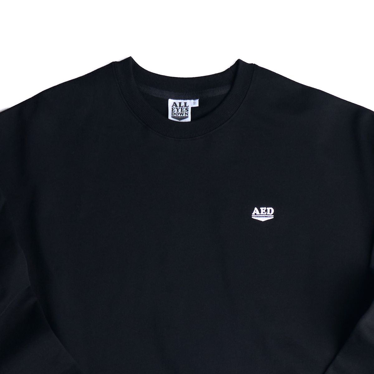올아이즈다운(ALL EYES DOWN) LOGO EMBLEM SWEATSHIRT  (BLACK)