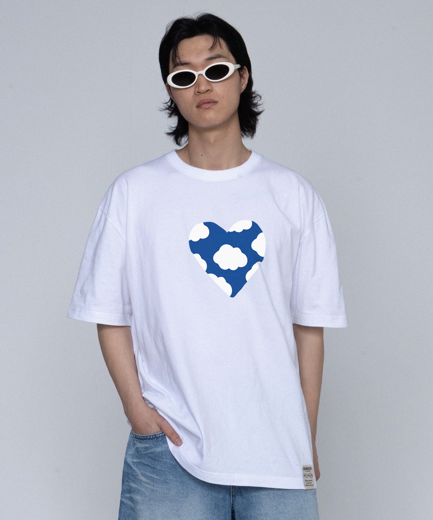 MUSINSA GRAVER [UNISEX] Big Blue Heart Cloud Smile Short-Sleeved