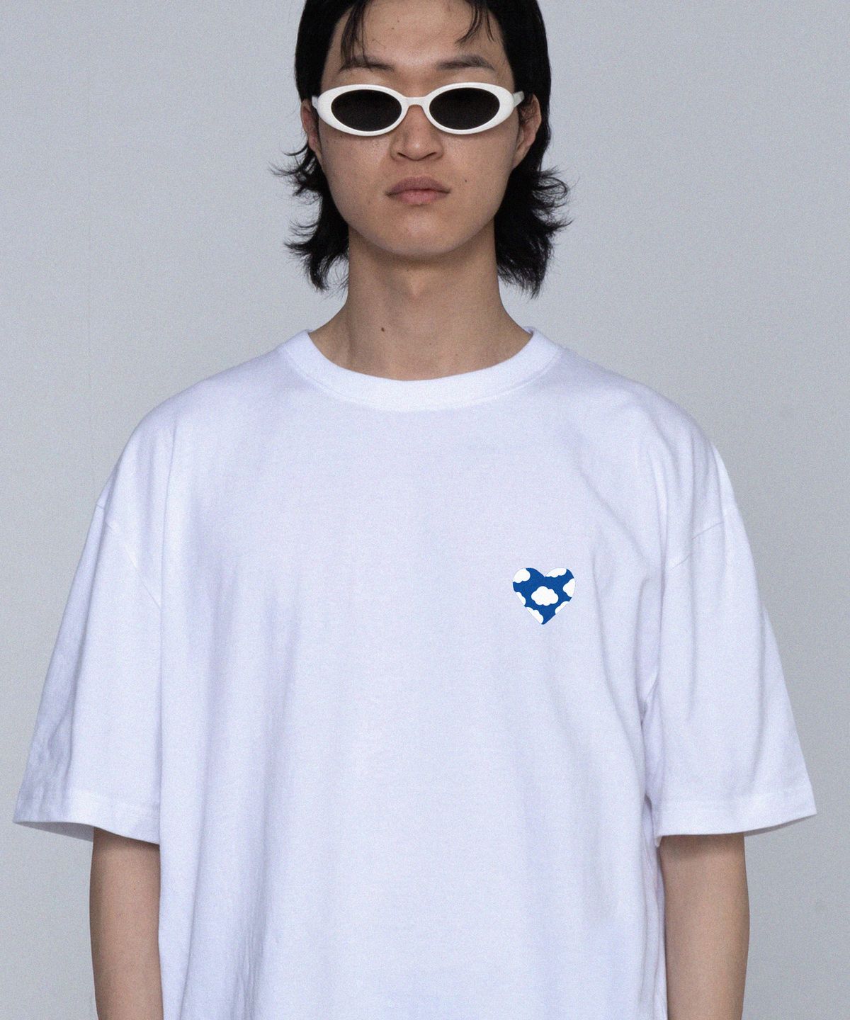 그레이버(GRAVER) [UNISEX]블루 하트구름 스마일 반팔티_화이트