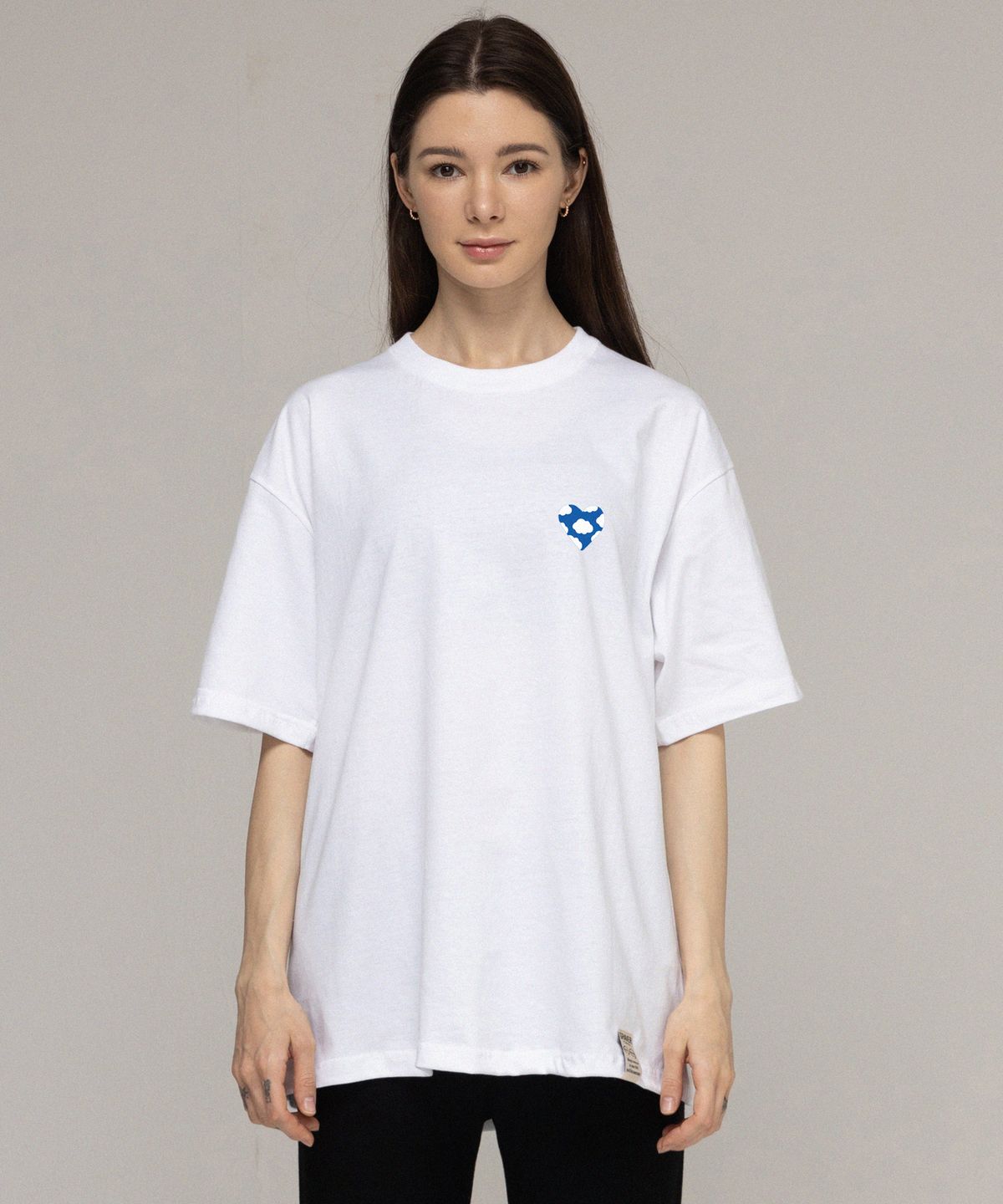 그레이버(GRAVER) [UNISEX]블루 하트구름 스마일 반팔티_화이트