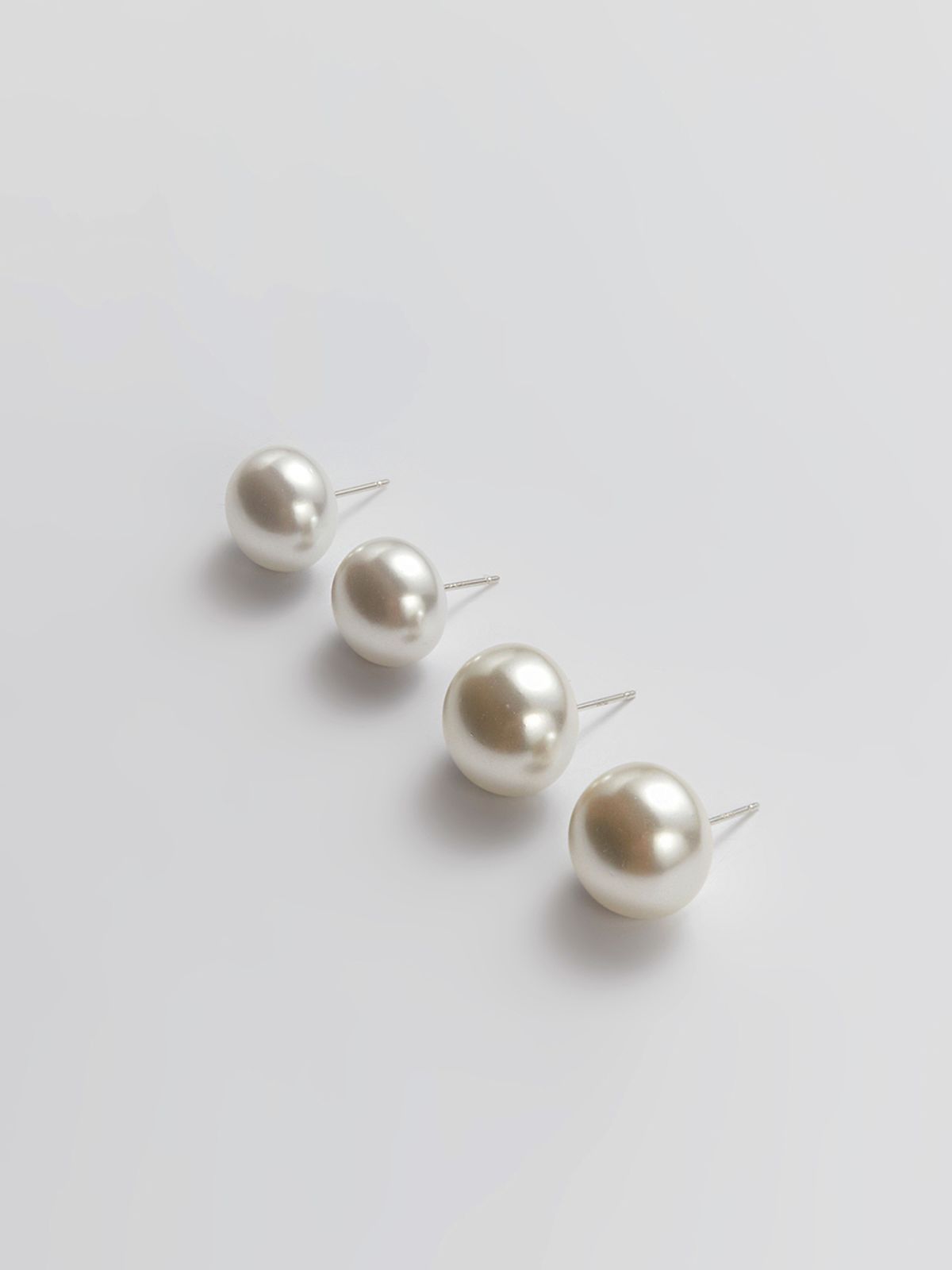 헤이(HEI) pumpkin pearl earring (14mm/16mm)