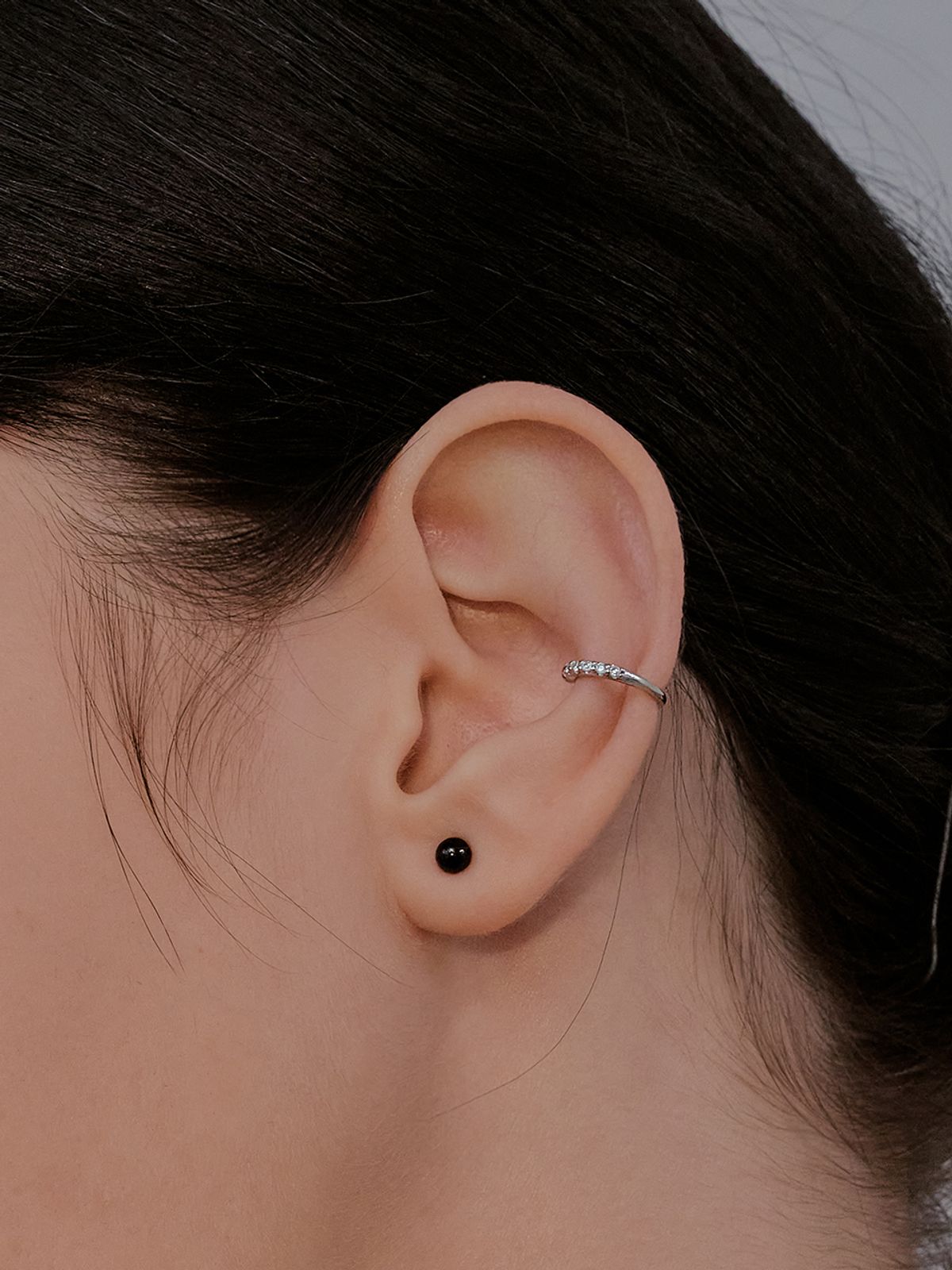 헤이(HEI) onyx ball earring (4mm/6mm)