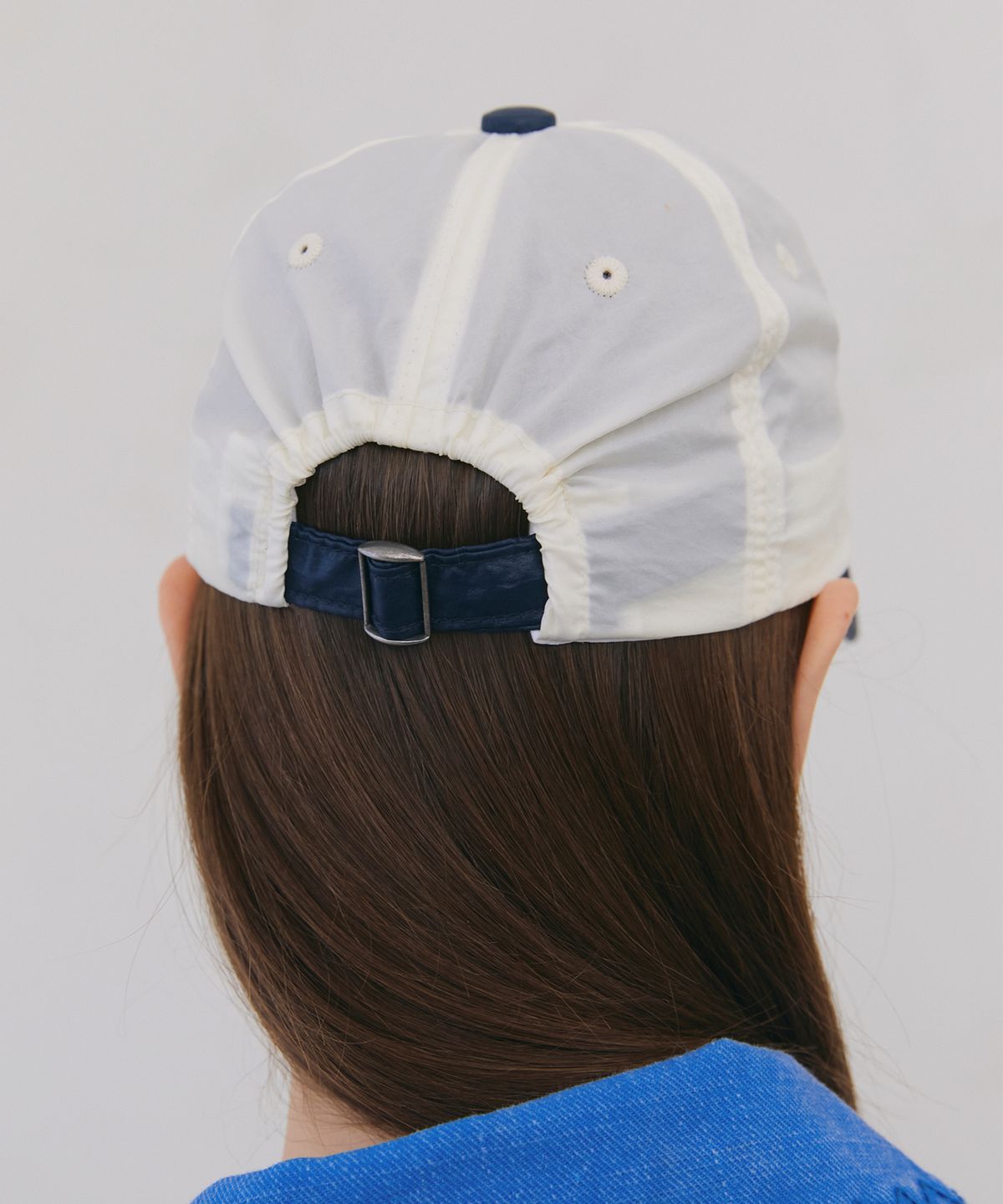 포에브(POEV) Flower Shirring Ball Cap - White/Navy