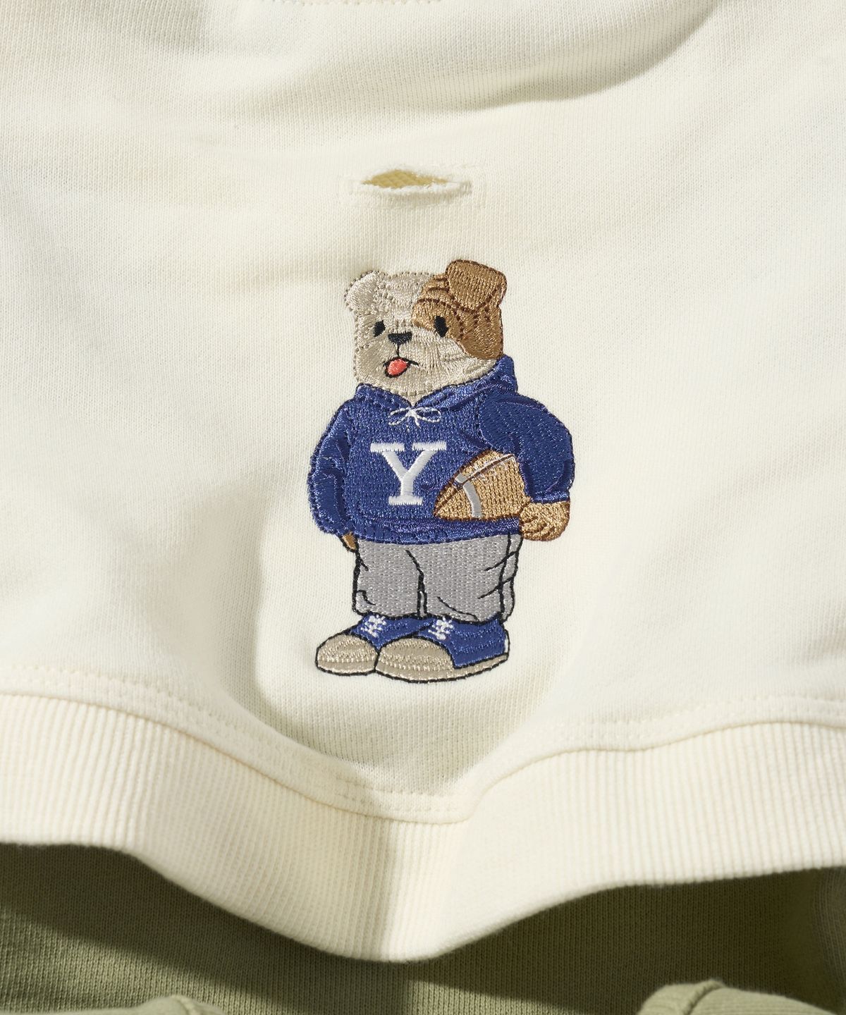 예일(YALE) 엠브로이더리 댄 올인원 도기 스웻셔츠 올리브