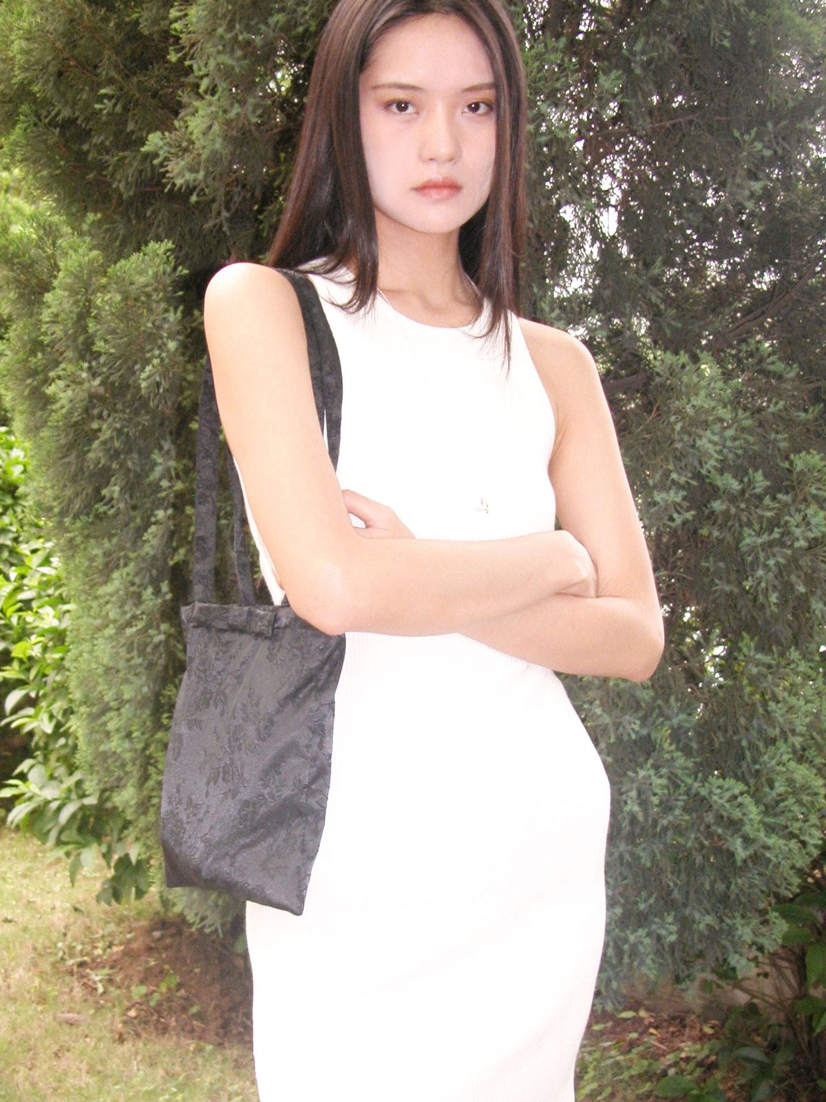 보르(VOOR) 플라워 리본 숄더백_블랙