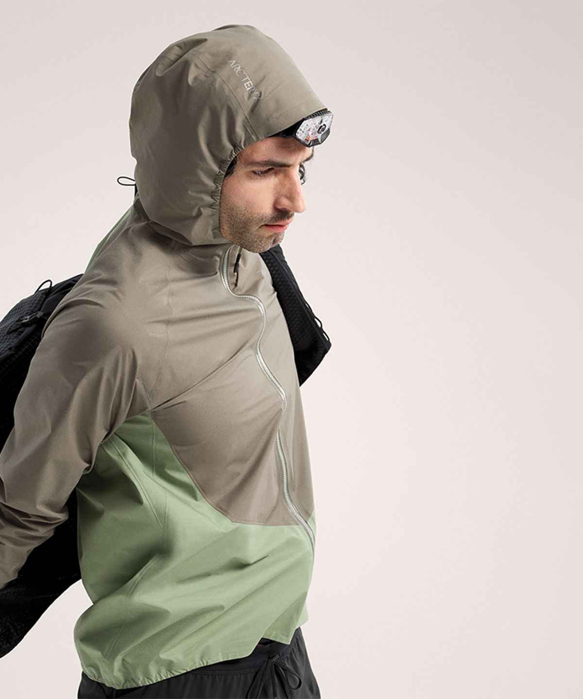 아크테릭스(ARCTERYX) 노반 쉘 자켓 남성 - FORAGE/CHLORIS / AJOSMX6566