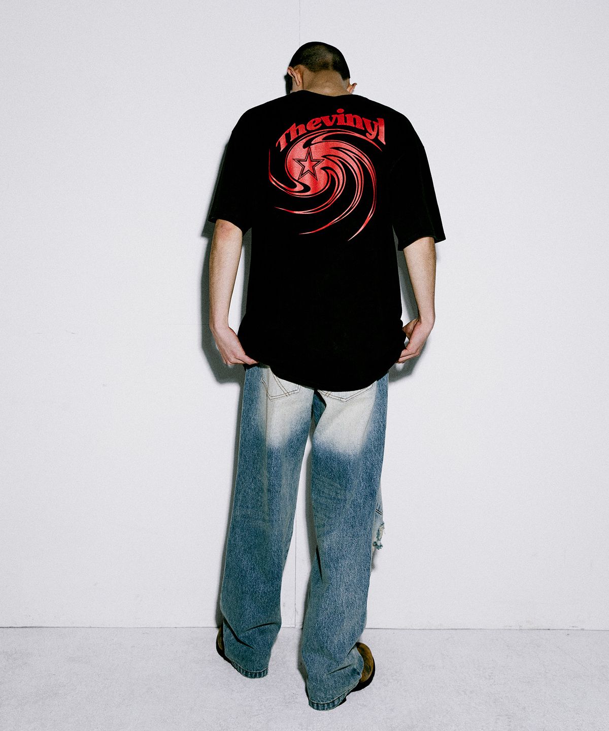 더바이닐하우스(THEVINYLHOUSE) TORNADO TEE BLACK (VH2EMUT510A)