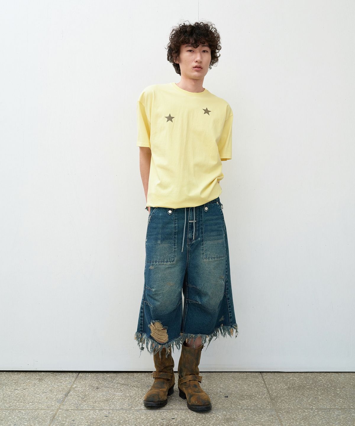 더바이닐하우스(THEVINYLHOUSE) STAR TEE YELLOW (VH2EMUT507A)